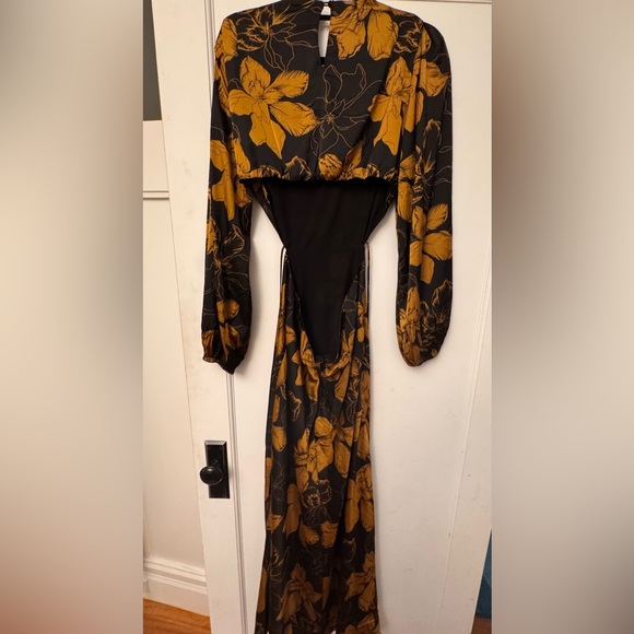 Astr Quinn Floral Cutout Midi Dress in Black Mustard - Picture 4 of 8